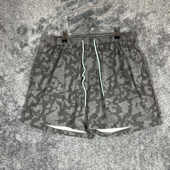 Huk Performance Fishing Shorts Mens Large Gray Camo Quick Dry Stretch H2000135 - Picture 1 of 9